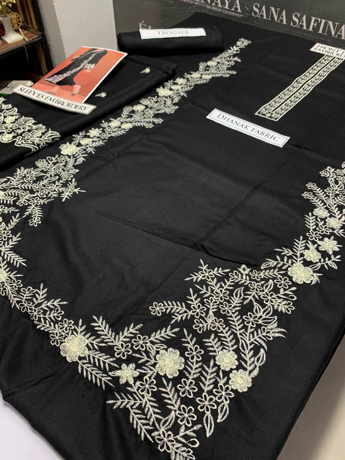 DFW-1032 Nakoosh Embroidery 2PC Dhanak Suit