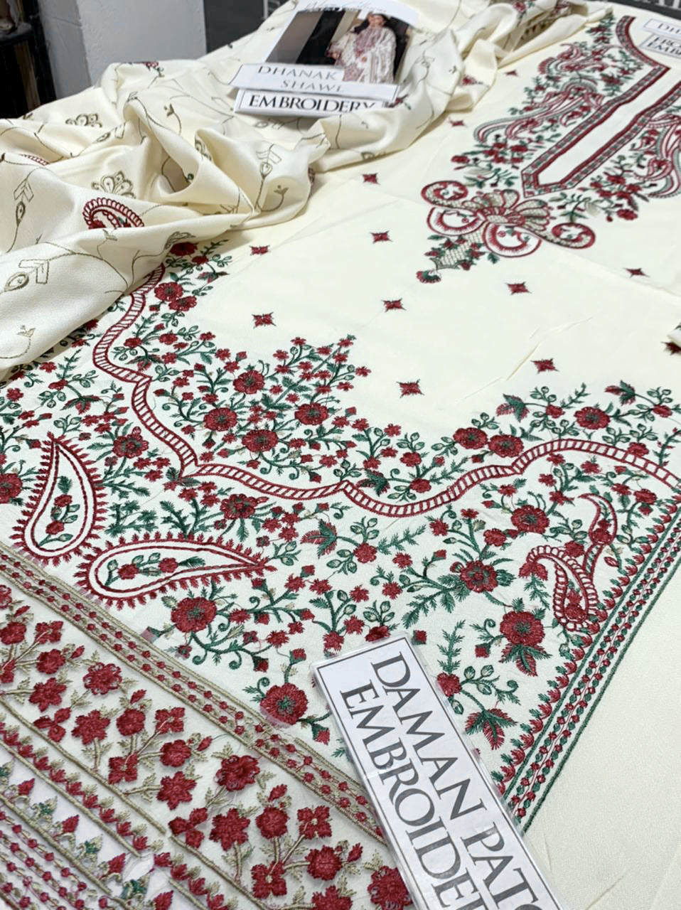 DFW-1199 Asim Jofa Embroidery 3PC Dhanak Suit