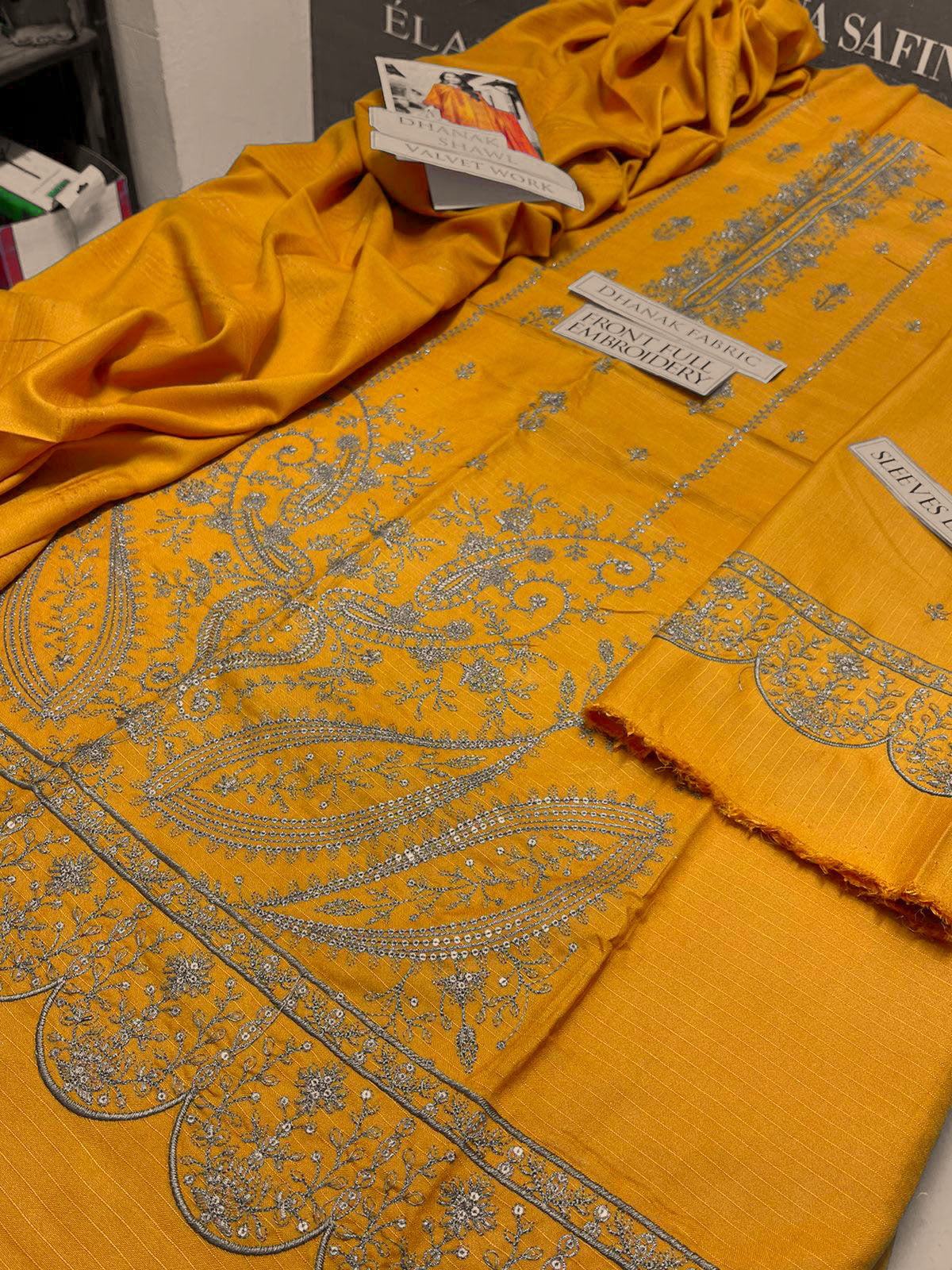 DFW-1157 Bareeze Heavy Embroidery 3PC Dhanak Suit