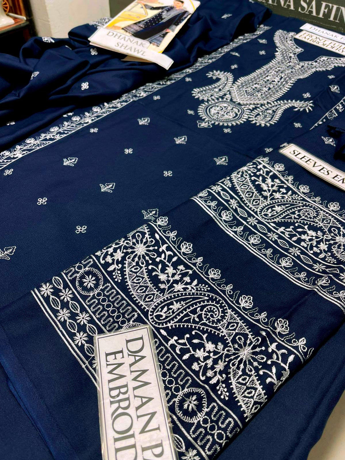 DFW-1004 Zaha Heavy Embroidery 3PC Dhanak Suit