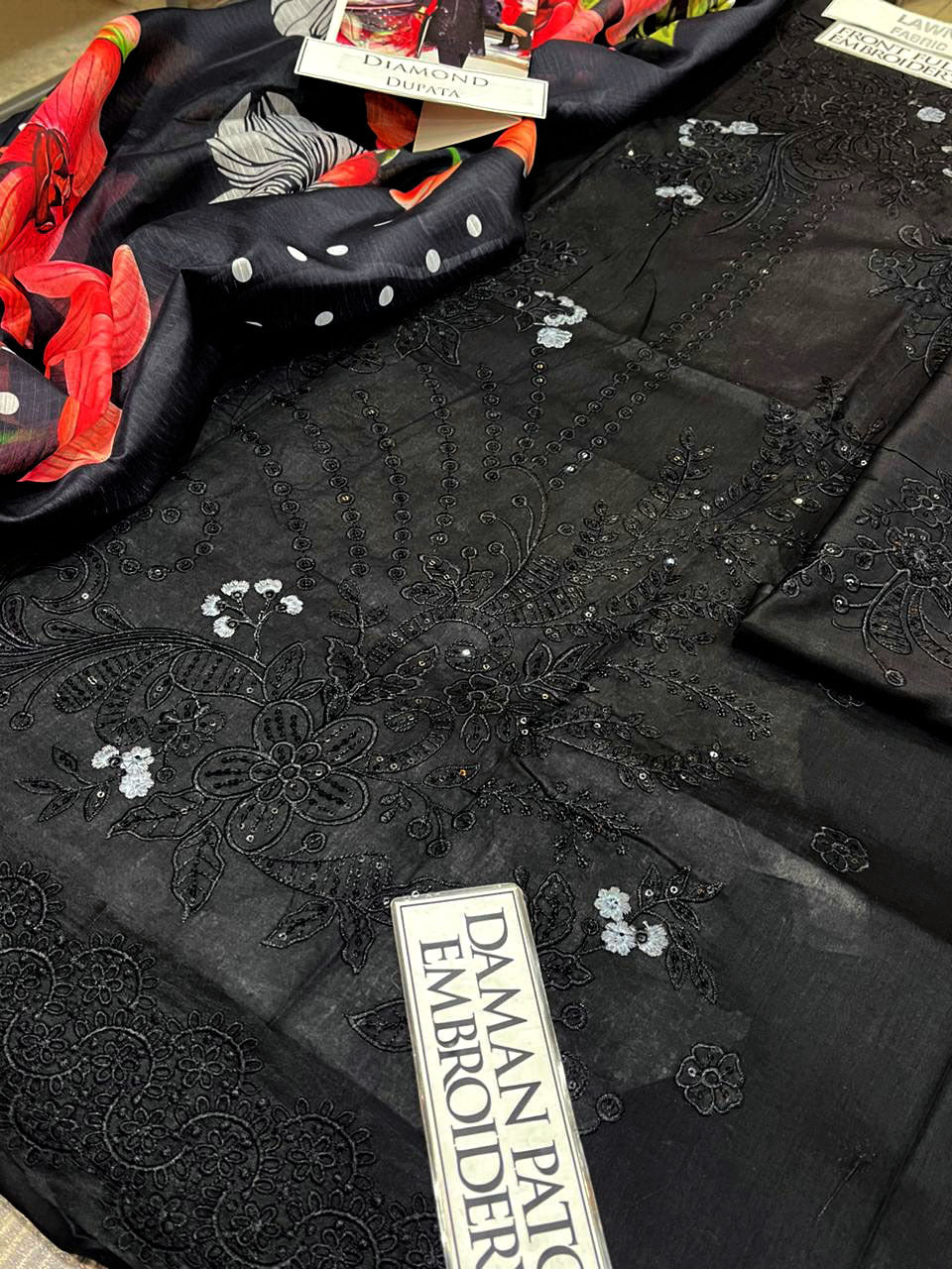 DFW-1267 Mushq Heavy Embroidery 3PC Lawn Suit