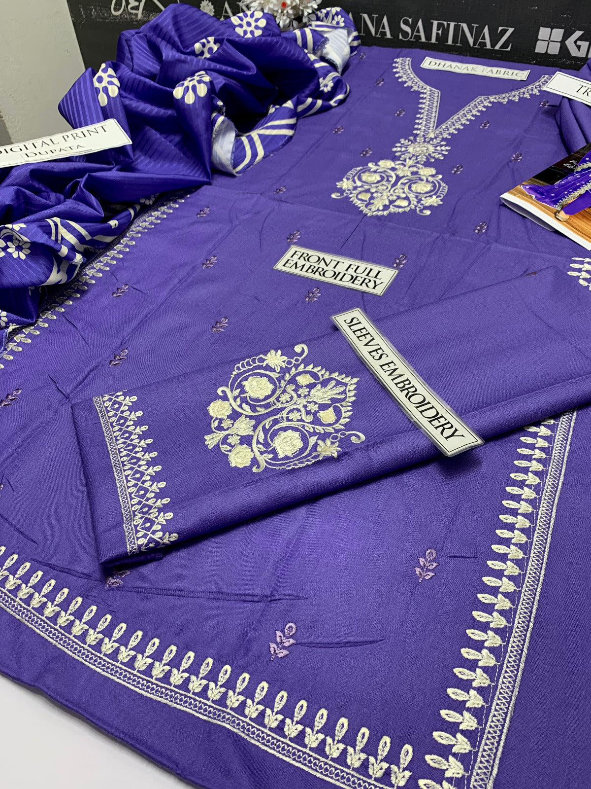 DFW-928 Zara Shah Jahan Heavy Embroidery 3PC Dhanak Suit