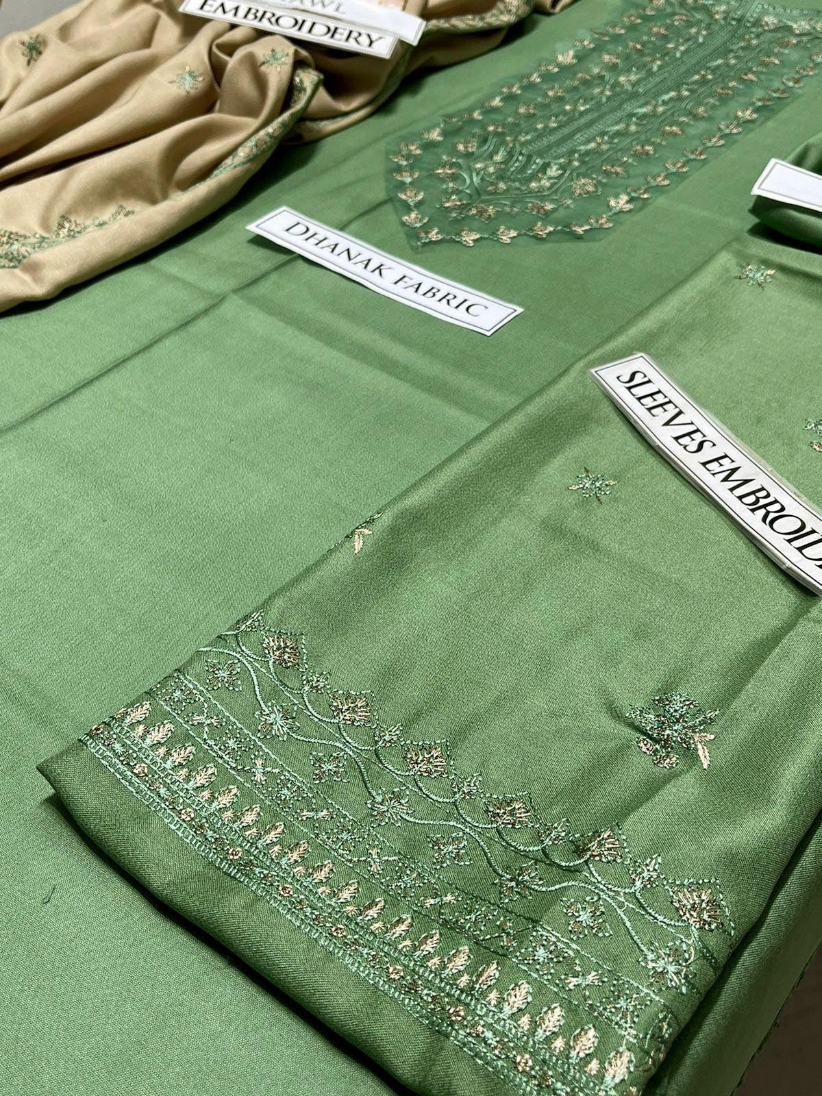 DFW-1096 Batik Embroidery 3PC Dhanak Suit