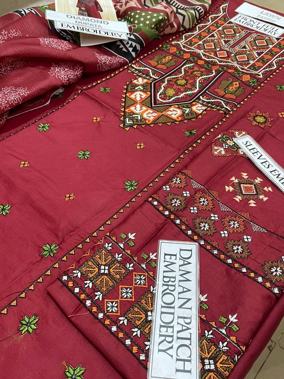 DFW-1269 Sapphire Embroidery 3PC Lawn Suit