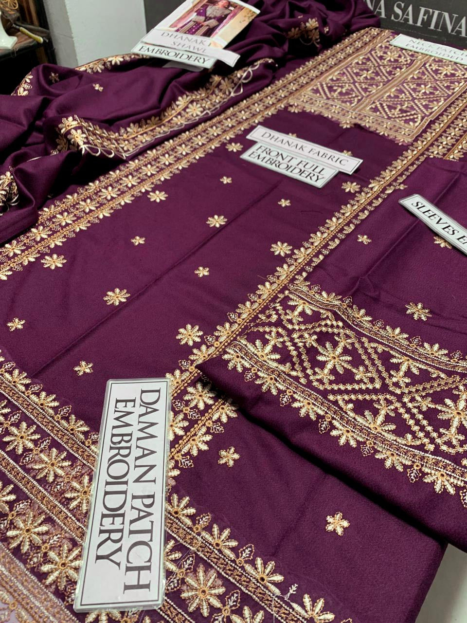 DFW-1067 Asim Jofa Heavy Embroidery 3PC Dhanak Suit