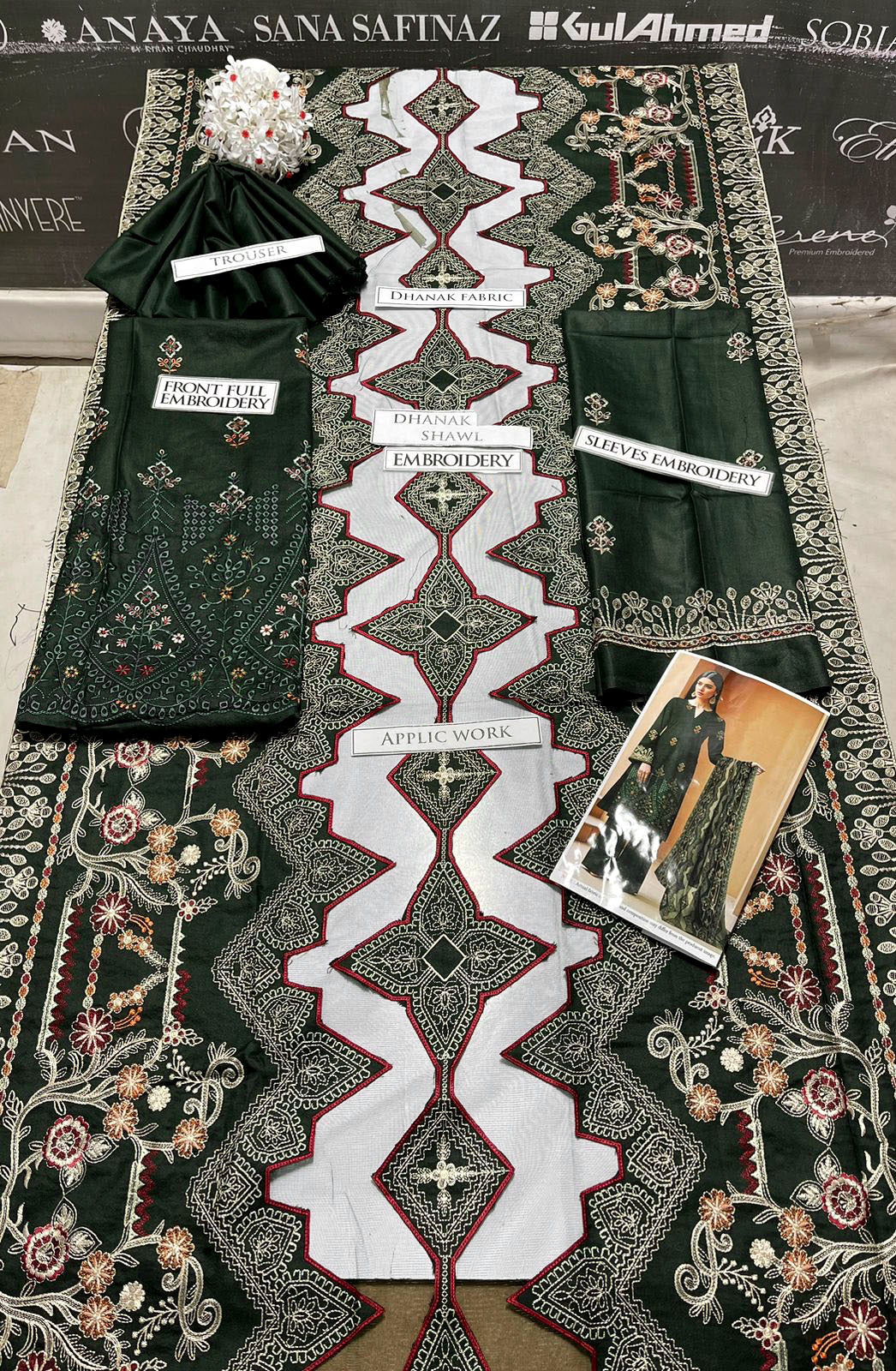 DFW-1152 Bareeze Heavy Embroidery 3PC Dhanak Suit