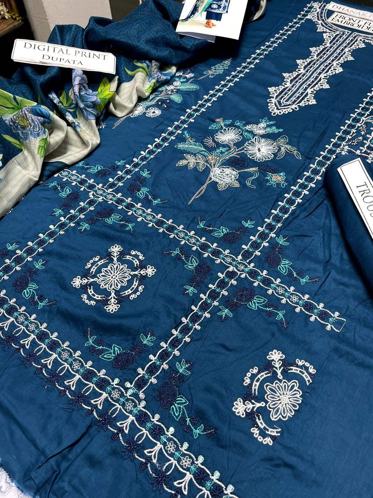 DFW-981 Zara Shah Jahan Heavy Embroidery 3PC Dhanak Suit