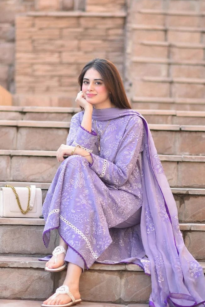 DFW-1121 Nakoosh Heavy Embroidery 3PC Dhanak Suit