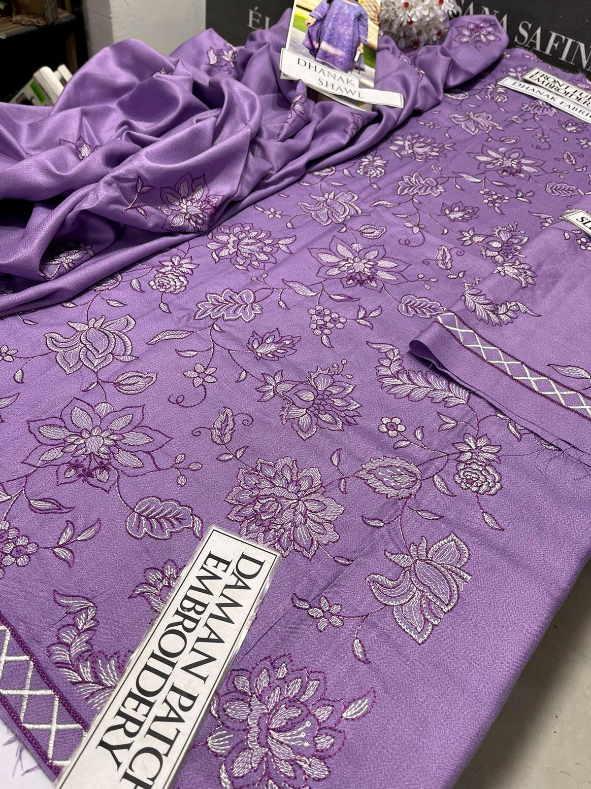 DFW-1121 Nakoosh Heavy Embroidery 3PC Dhanak Suit