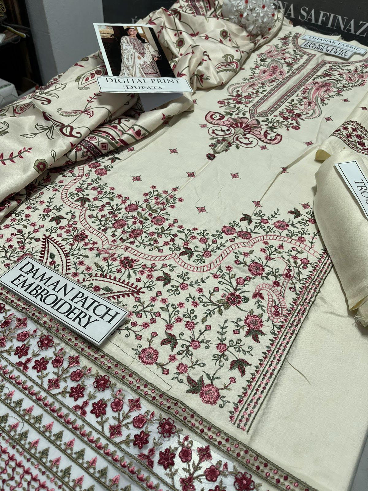 DFW-1060 Asim Jofa Heavy Embroidery 3PC Dhanak Suit