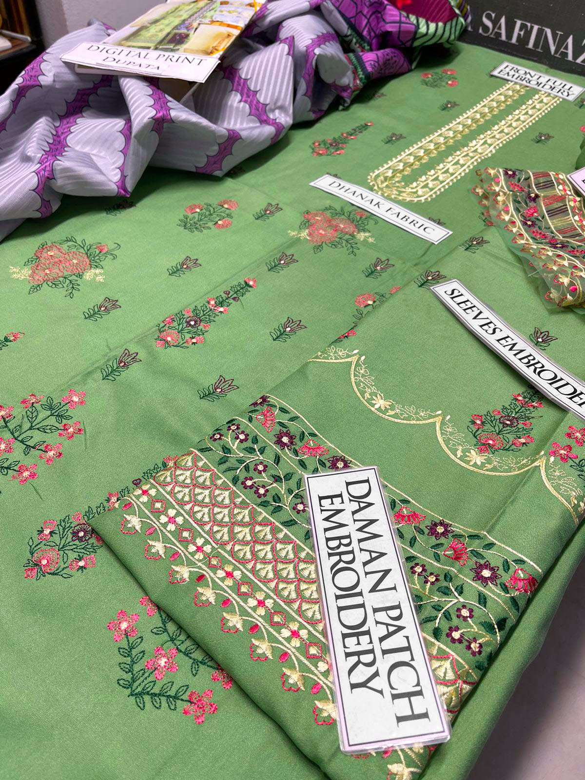 DFW-1017 Zara Shah Jahan Heavy Embroidery 3PC Dhanak Suit