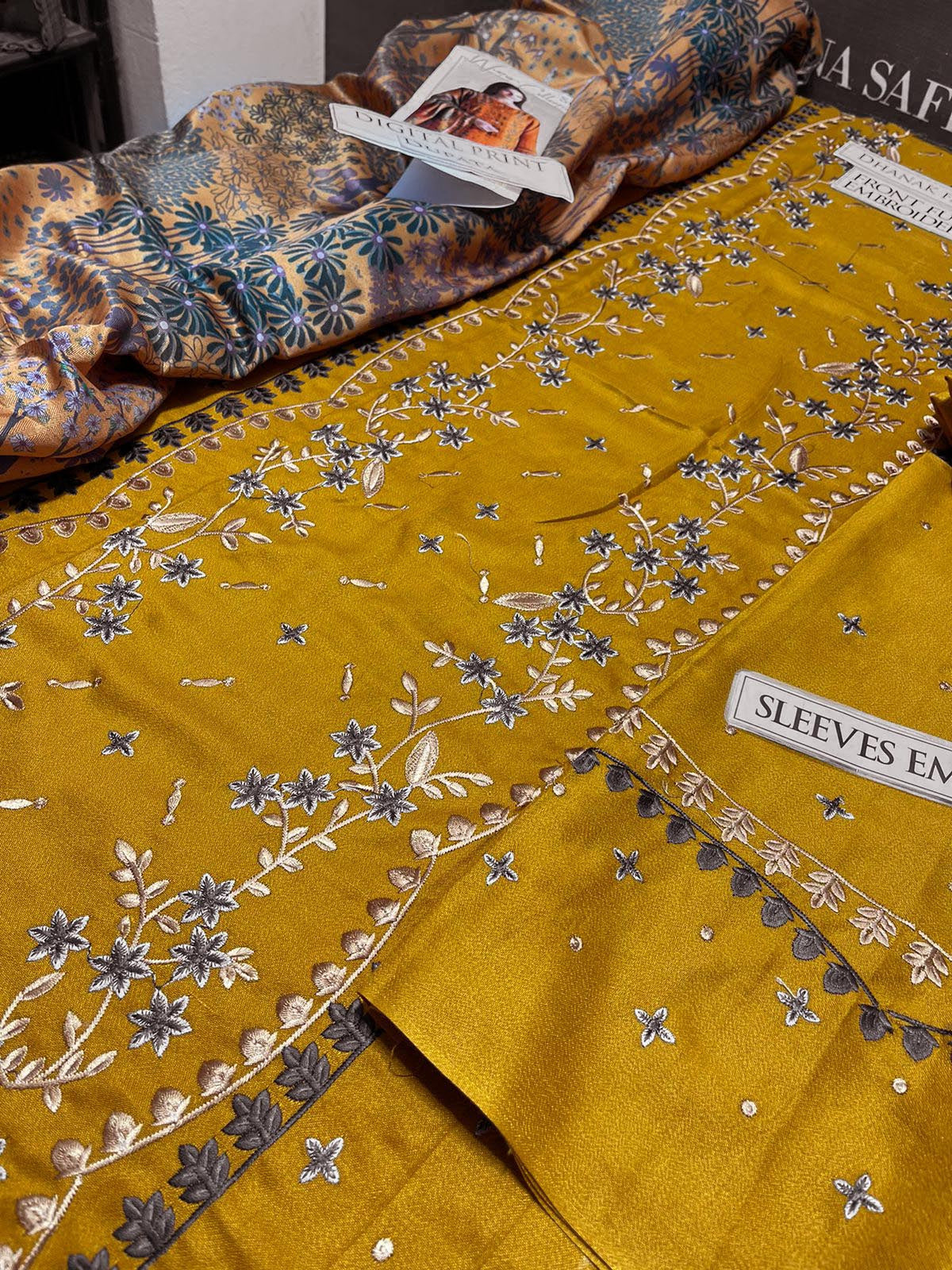 DFW-1091 Sobia Nazir Heavy Embroidery 3PC Dhanak Suit