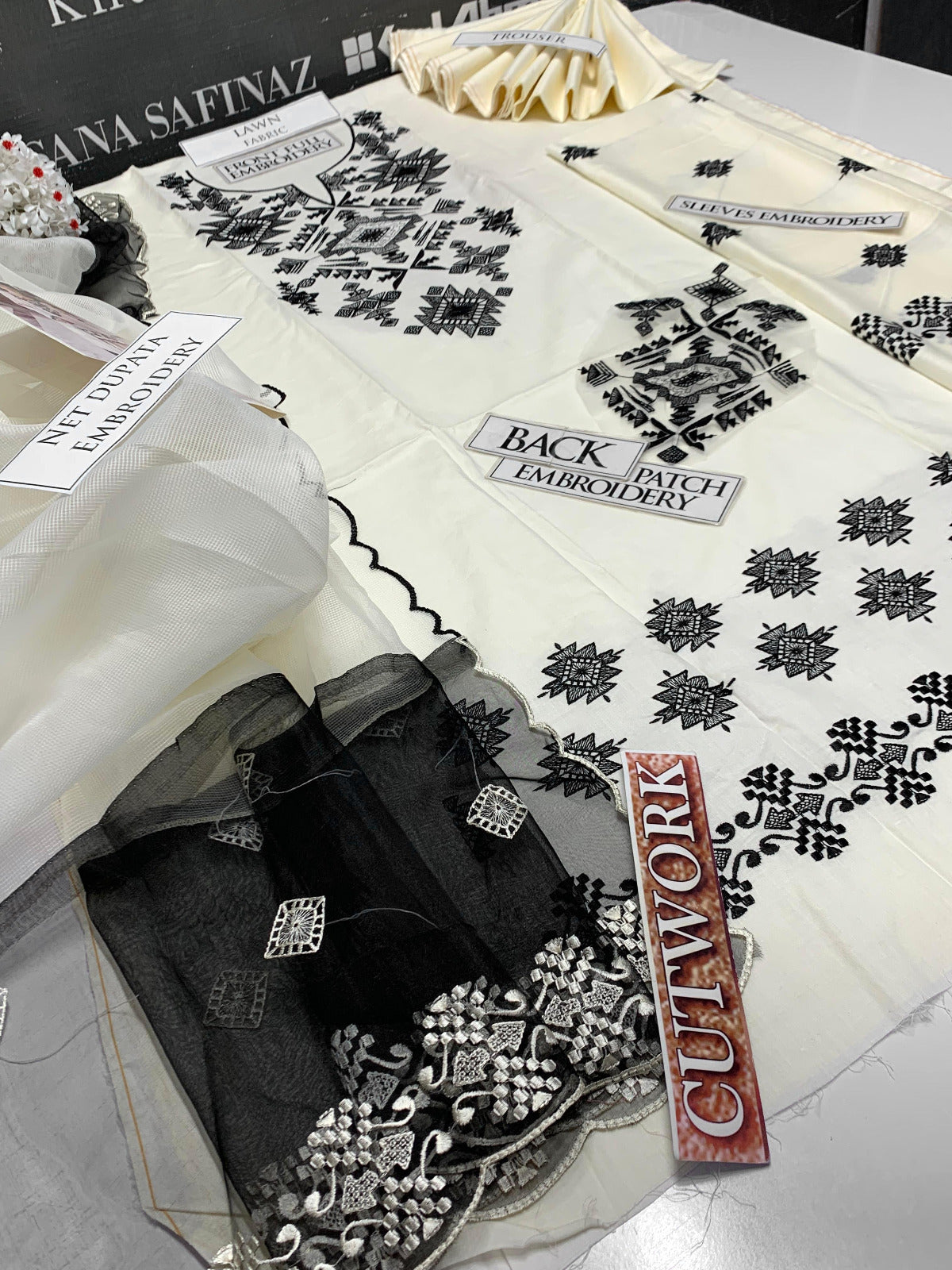 DFW - 865 Sapphire Heavy Embroidery 3Pc Lawn Suit