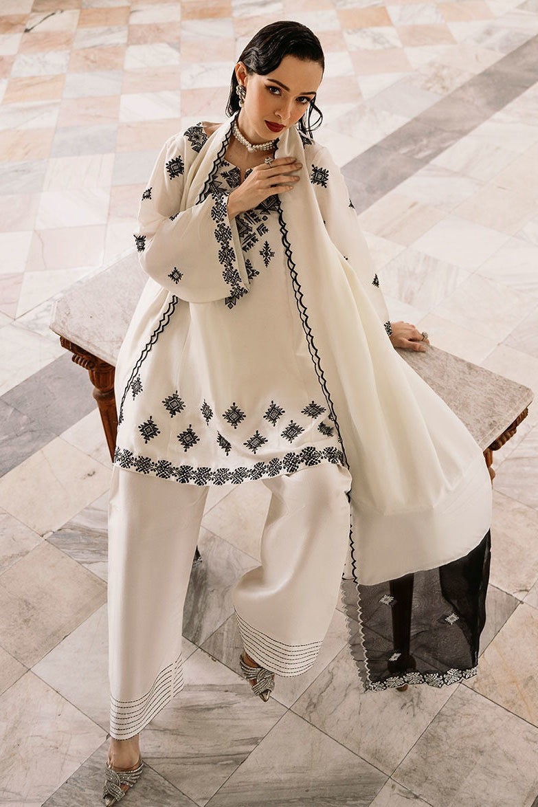 DFW - 865 Sapphire Heavy Embroidery 3Pc Lawn Suit