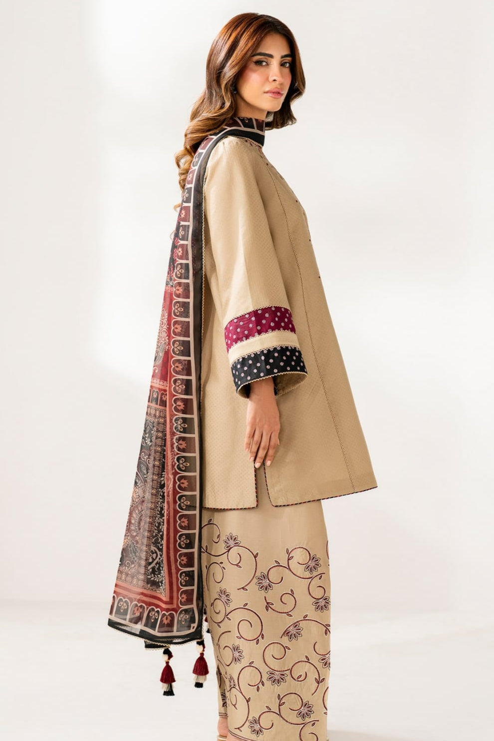 DFW-908 Jazmin Heavy Embroidery 3PC Dhanak Suit