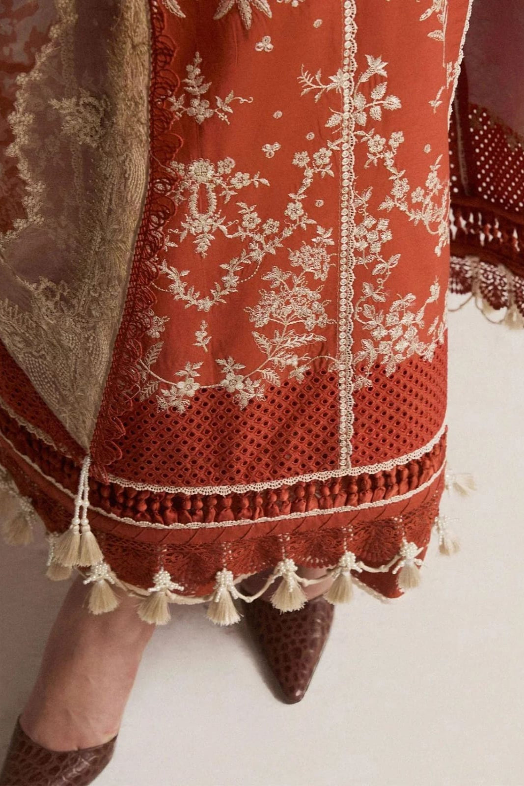 DFW-987 Hussain Rehar Heavy Embroidery 3PC Dhanak Suit