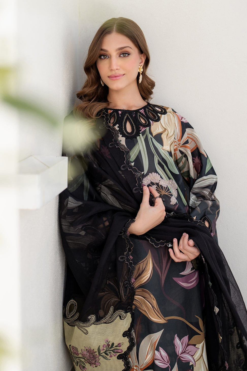 DFW-1198 Baroque Embroidery 3PC Karandi Suit