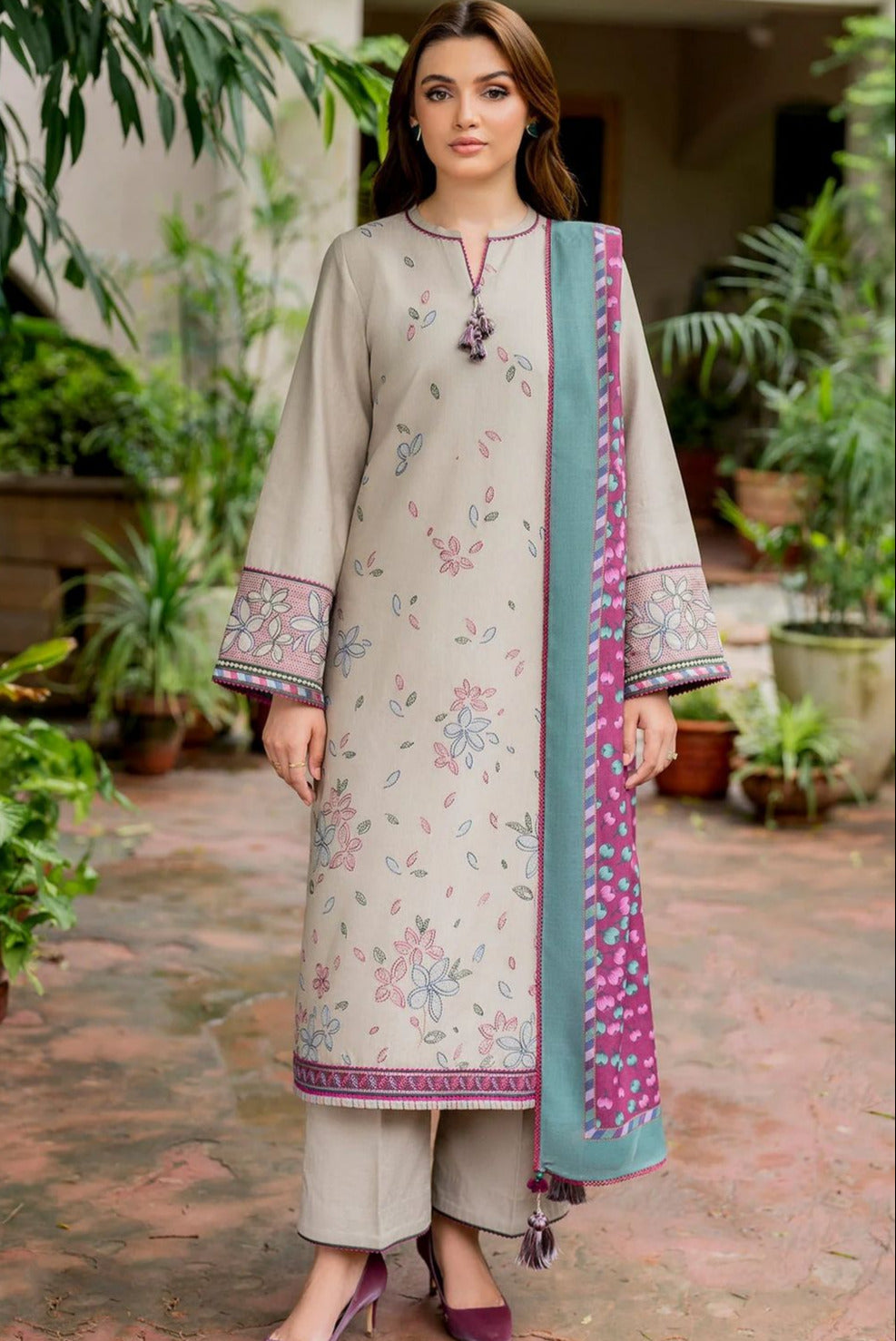 DFW-528 Jazmin Heavy Embroidery 3Pc Lawn Suit