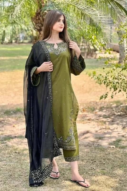 DFW-1133 Mushq Embroidery 3PC Dhanak Suit