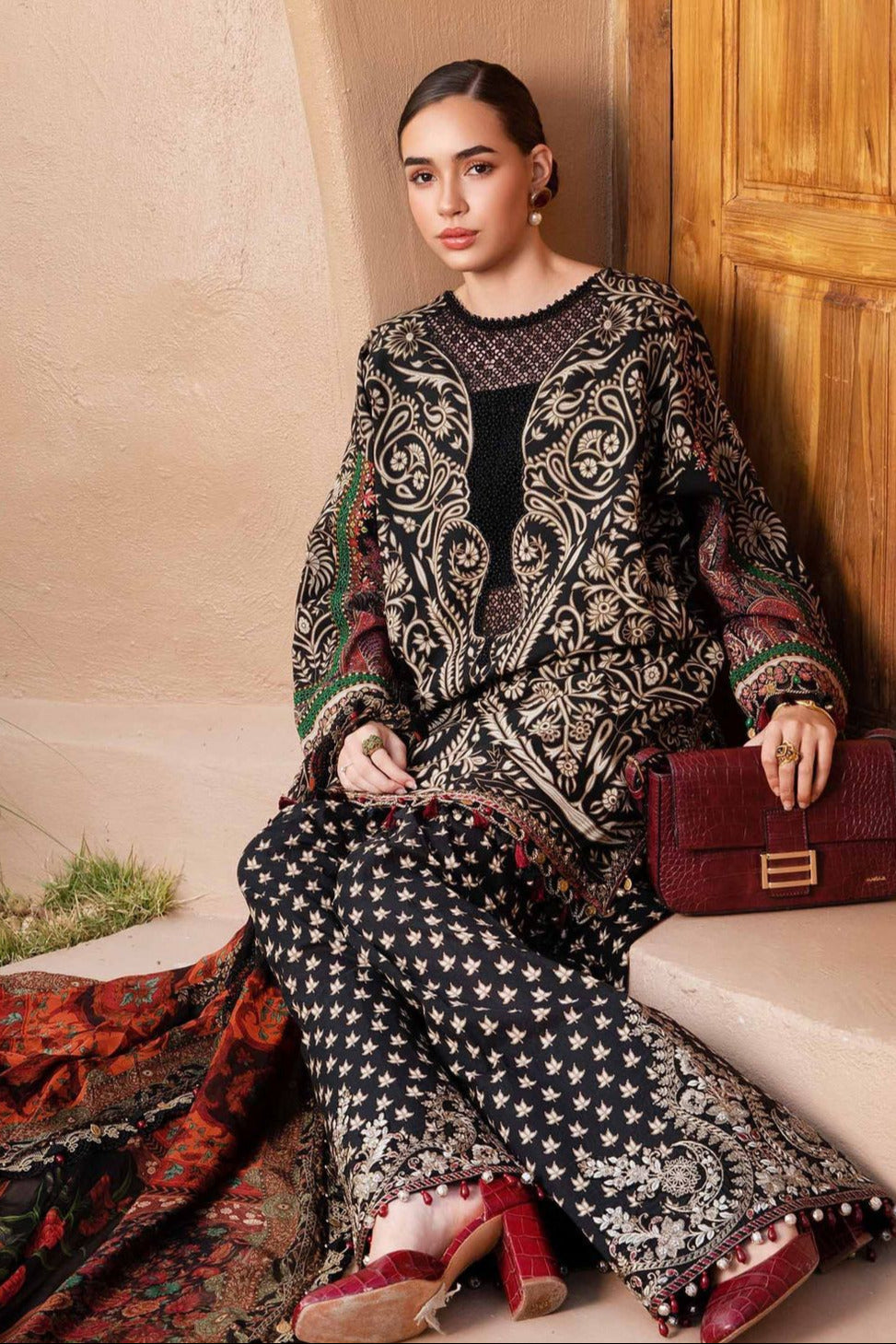 DFW-490 Maria B Embroidery 3Pc Lawn Suit