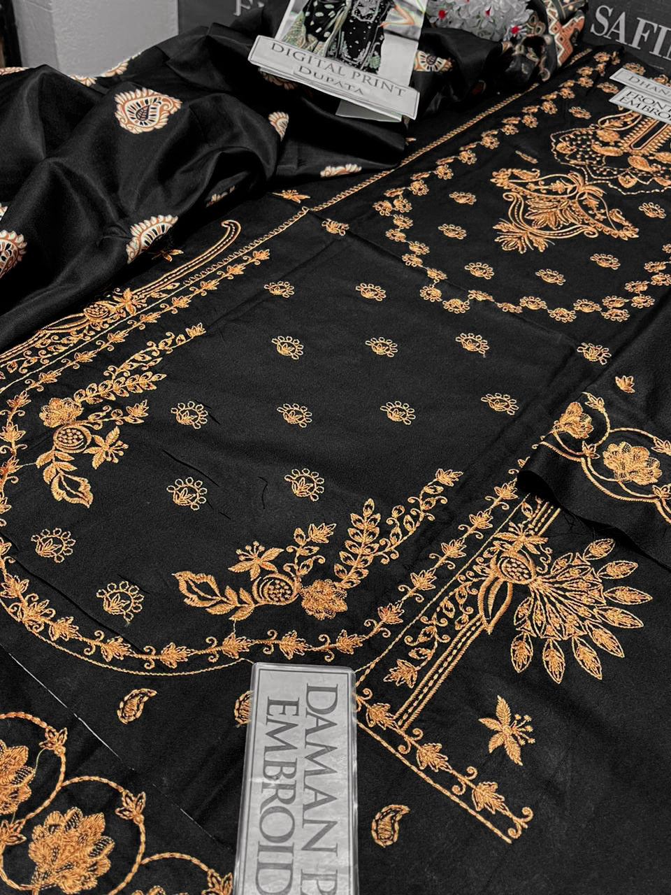 DFW-1159 Izel Heavy Embroidery 3PC Dhanak Suit