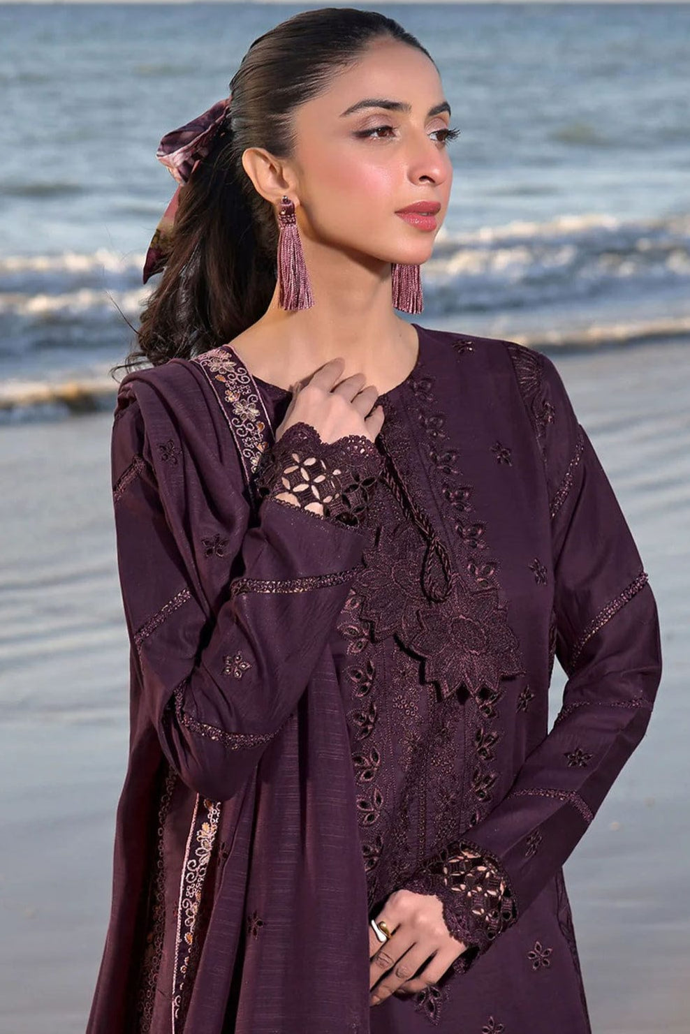 DFW-1030 Izel Heavy Embroidery 3PC Dhanak Suit