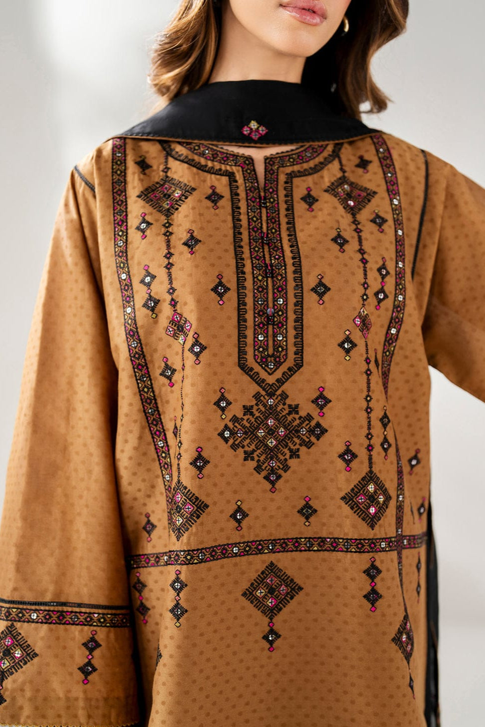 DFW-906 Jazmin Heavy Embroidery 3PC Dhanak Suit