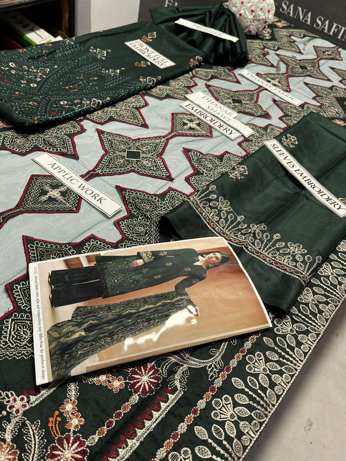 DFW-1152 Bareeze Heavy Embroidery 3PC Dhanak Suit