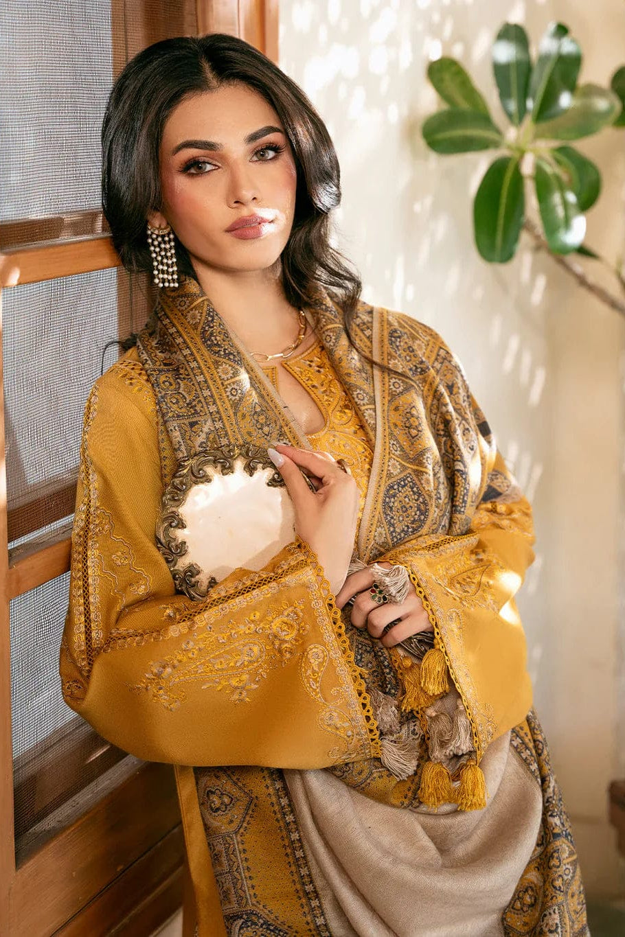 DFW-1176 Izel Embroidery 3PC Dhanak Suit