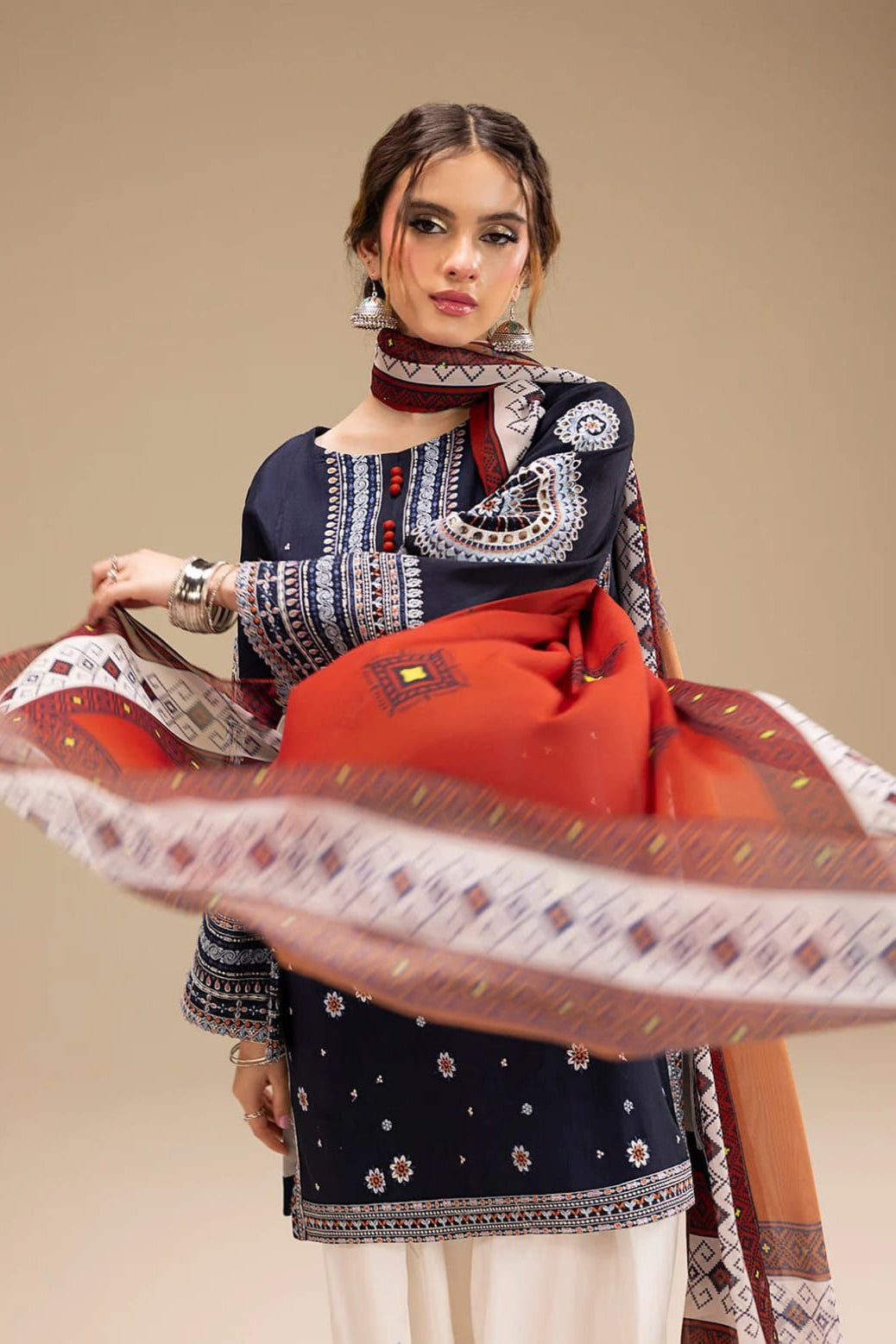 DFW-882 Jazmin Heavy Embroidery 3PC Linen Suit