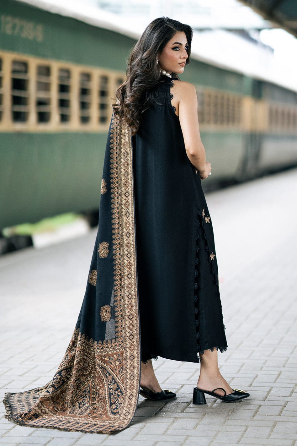 DFW-930 Bareeze Heavy Embroidery 3PC Linen Suit