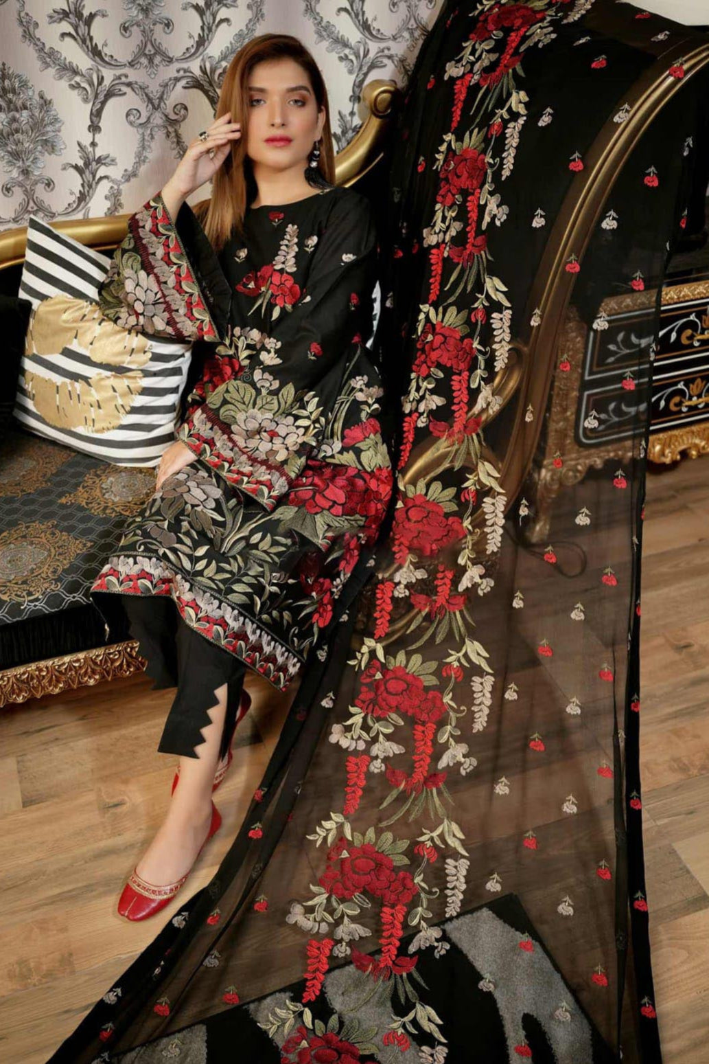 DFW-1054 Bareeze Heavy Embroidery 3PC Dhanak Suit