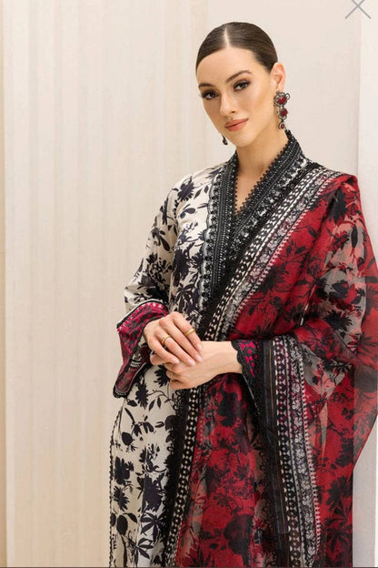 DFW-1042 Zainab Chottani Embroidery 3PC Karandi Suit