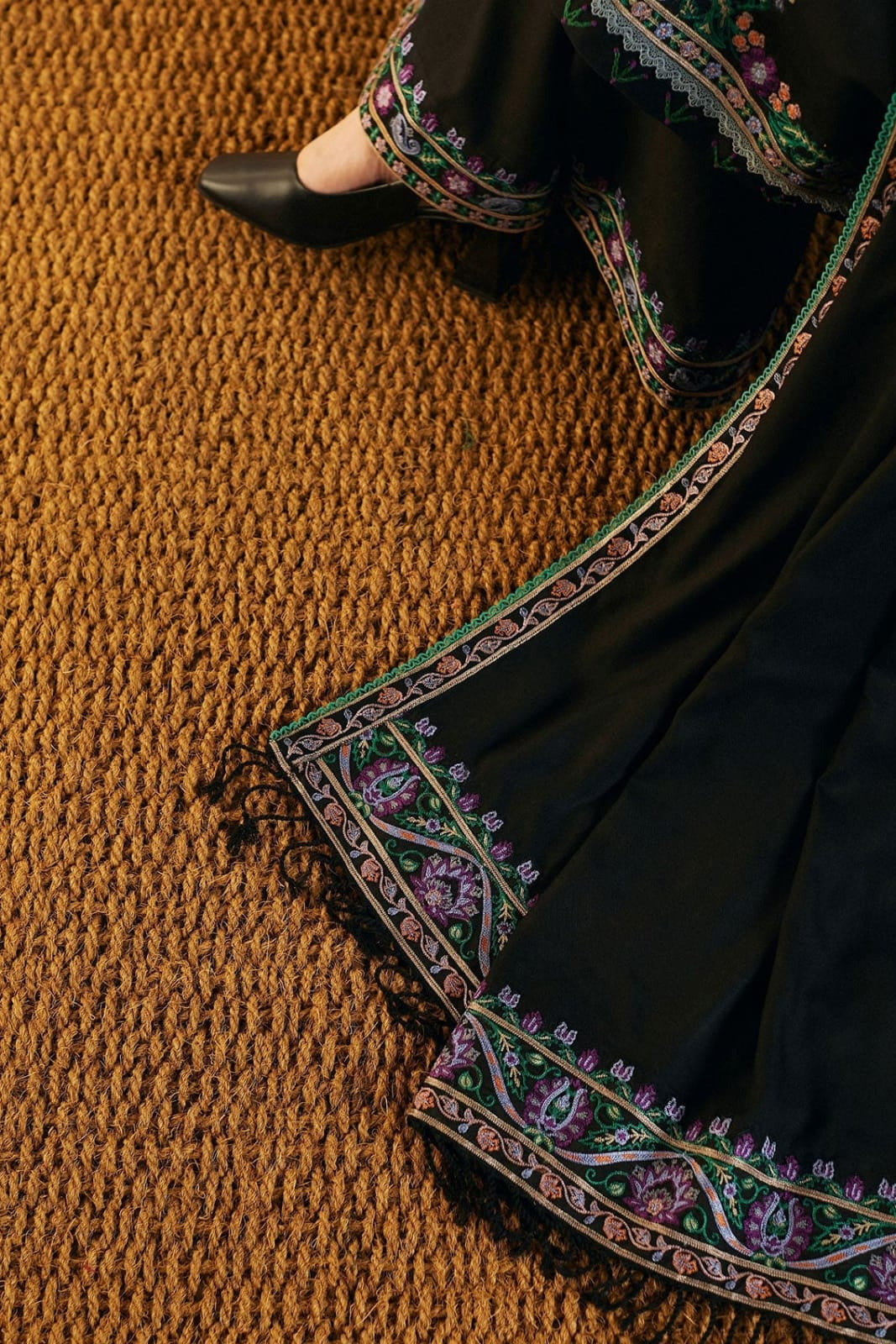 DFW-1098 Zara Shah Jahan Embroidery 3PC Dhanak Suit