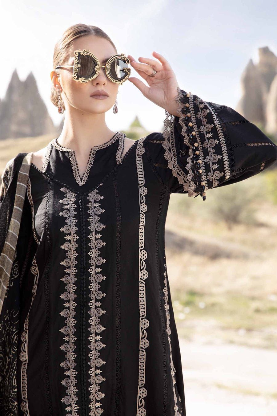 DFW-915 Maria B Heavy Embroidery 3PC Dhanak Suit