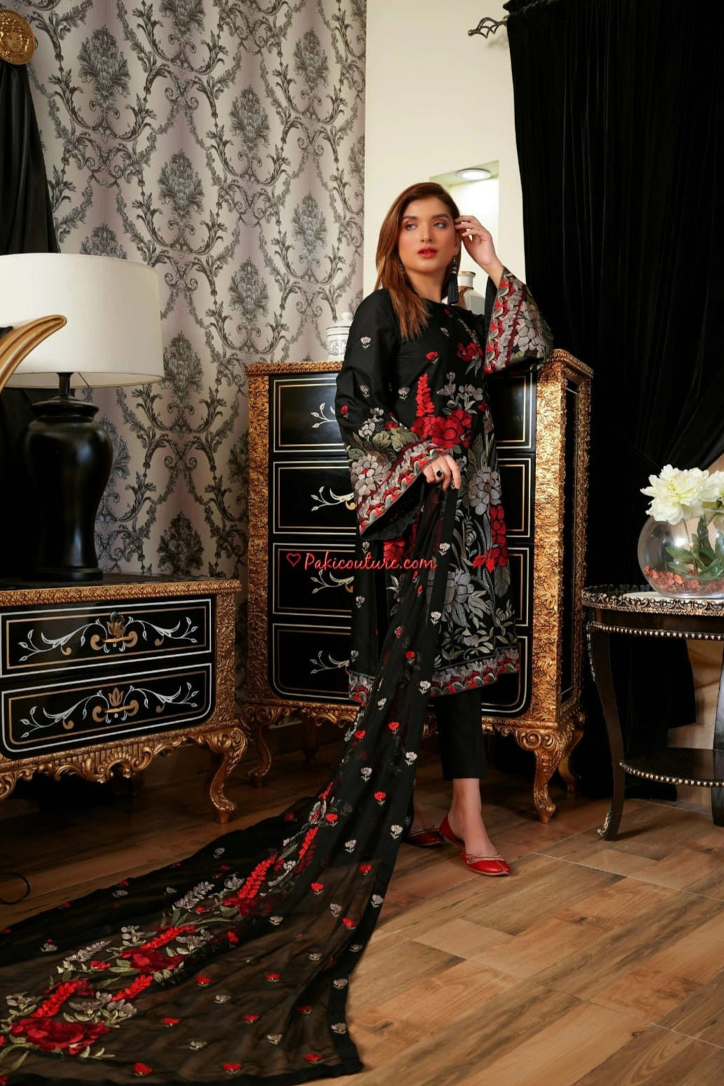 DFW-1054 Bareeze Heavy Embroidery 3PC Dhanak Suit