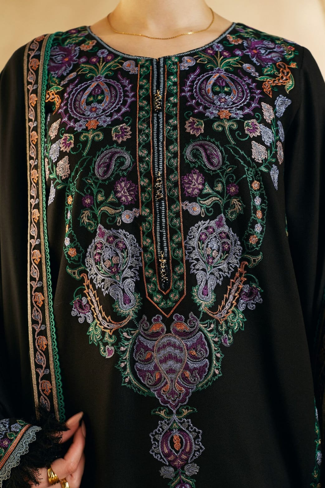 DFW-1098 Zara Shah Jahan Embroidery 3PC Dhanak Suit