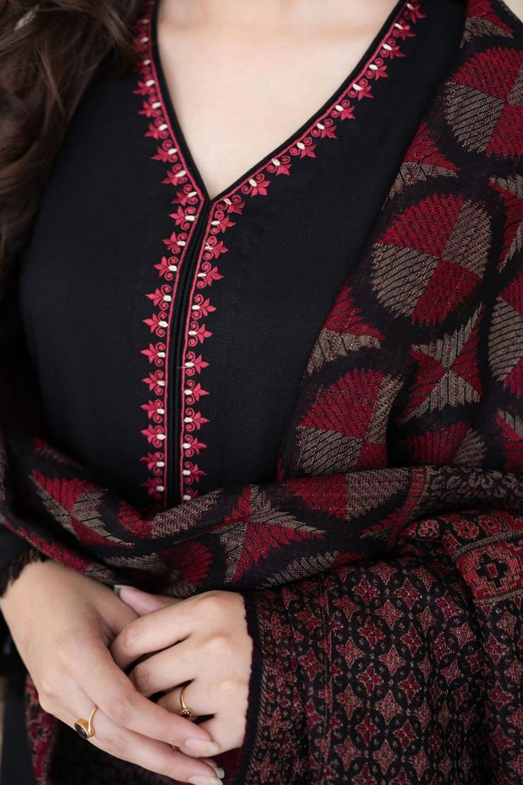 DFW-1255 A Sling Embroidery 3PC Dhanak Suit