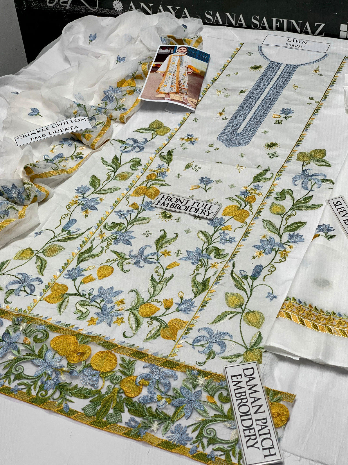 DFW-706 Zaha Heavy Embroidery 3Pc Lawn Suit