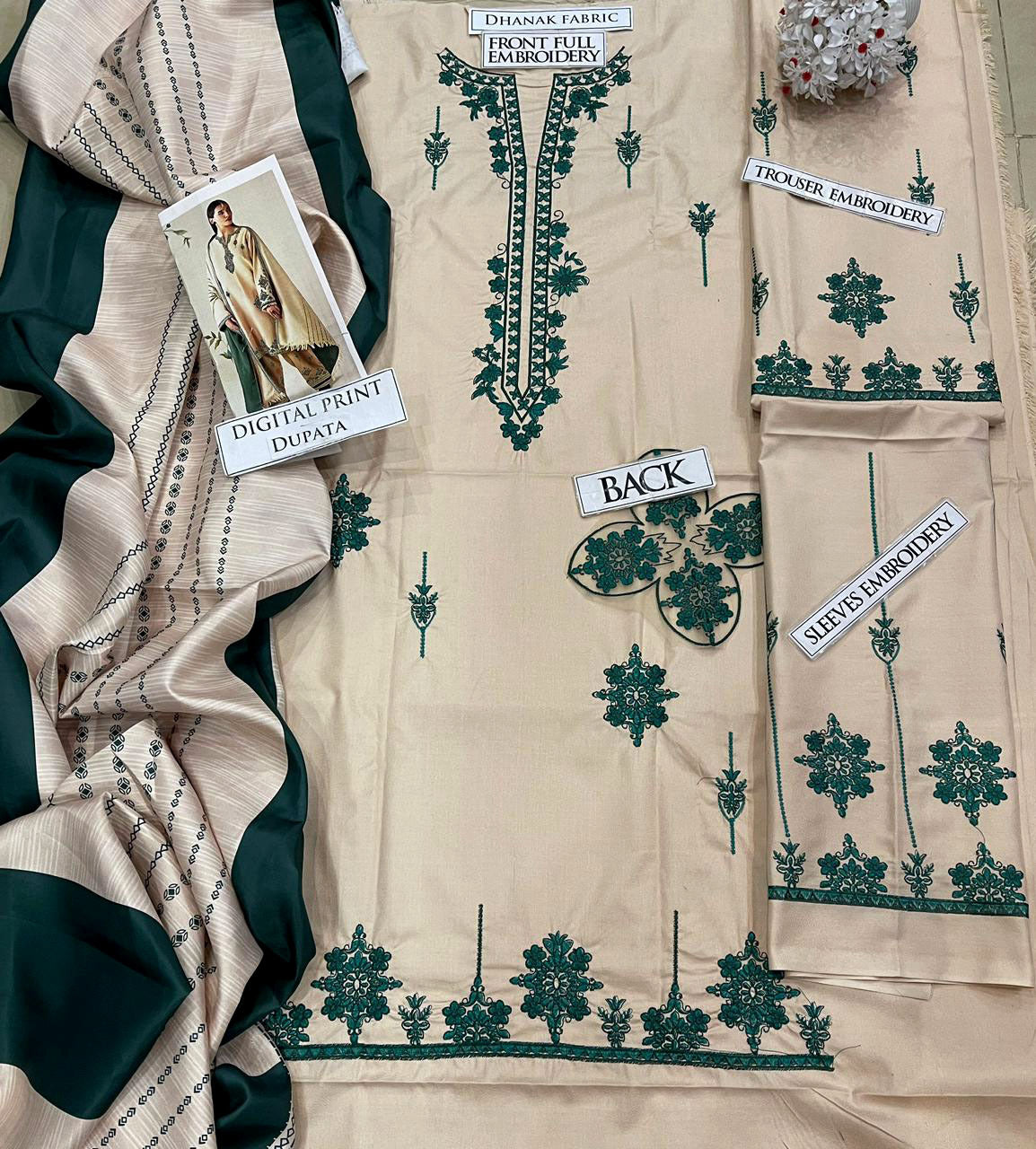 DFW-1211 Baroque Embroidery 3PC Dhanak Suit