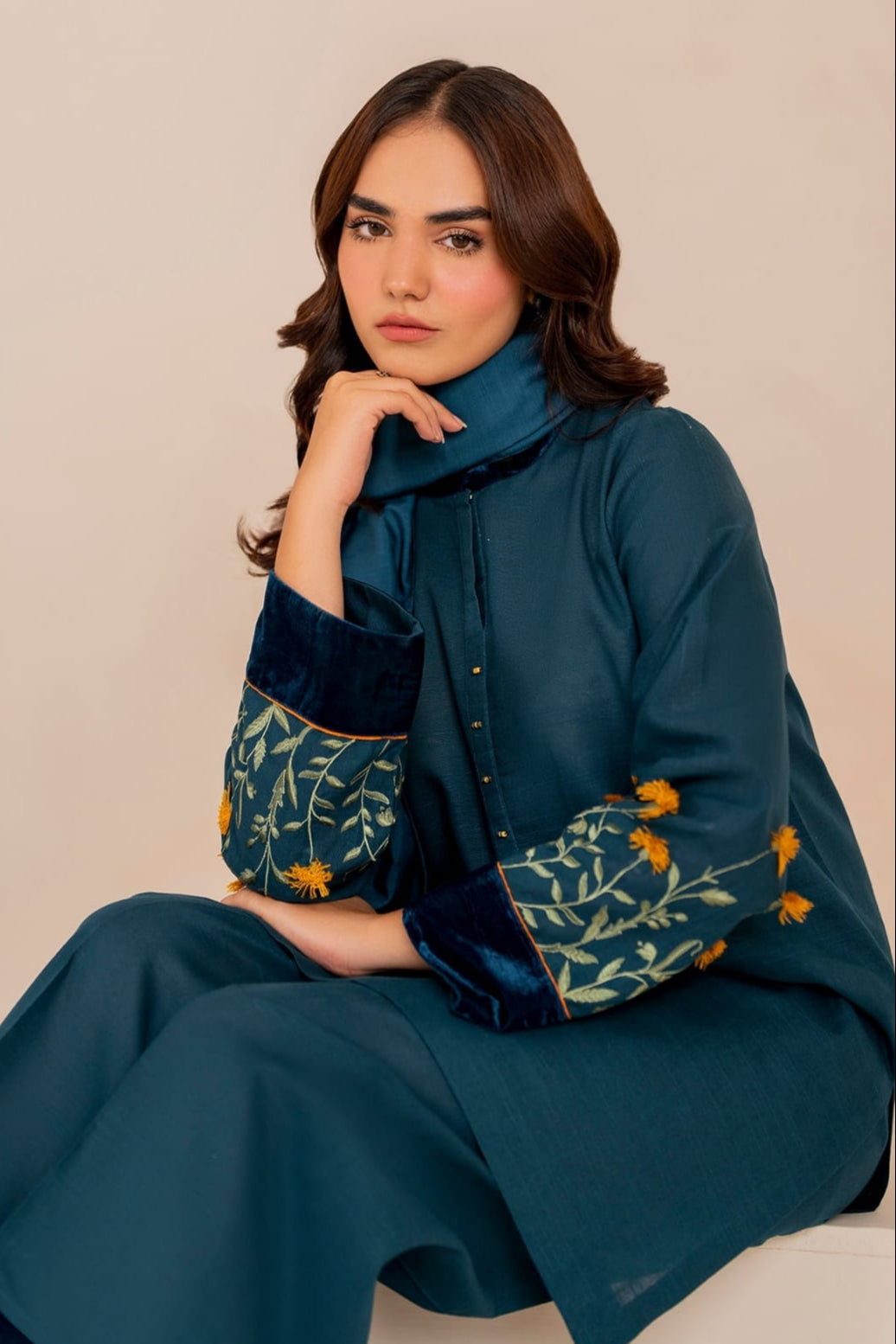 DFW-917 Baroque Heavy Embroidery 3PC Dhanak Suit