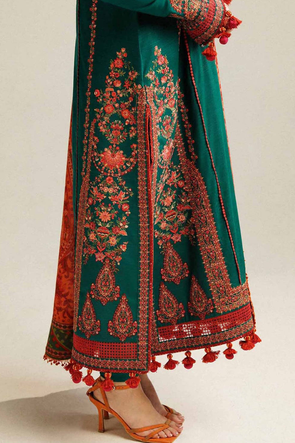 DFW-1100 Hussain Rehar Heavy Embroidery 3PC Dhanak Suit