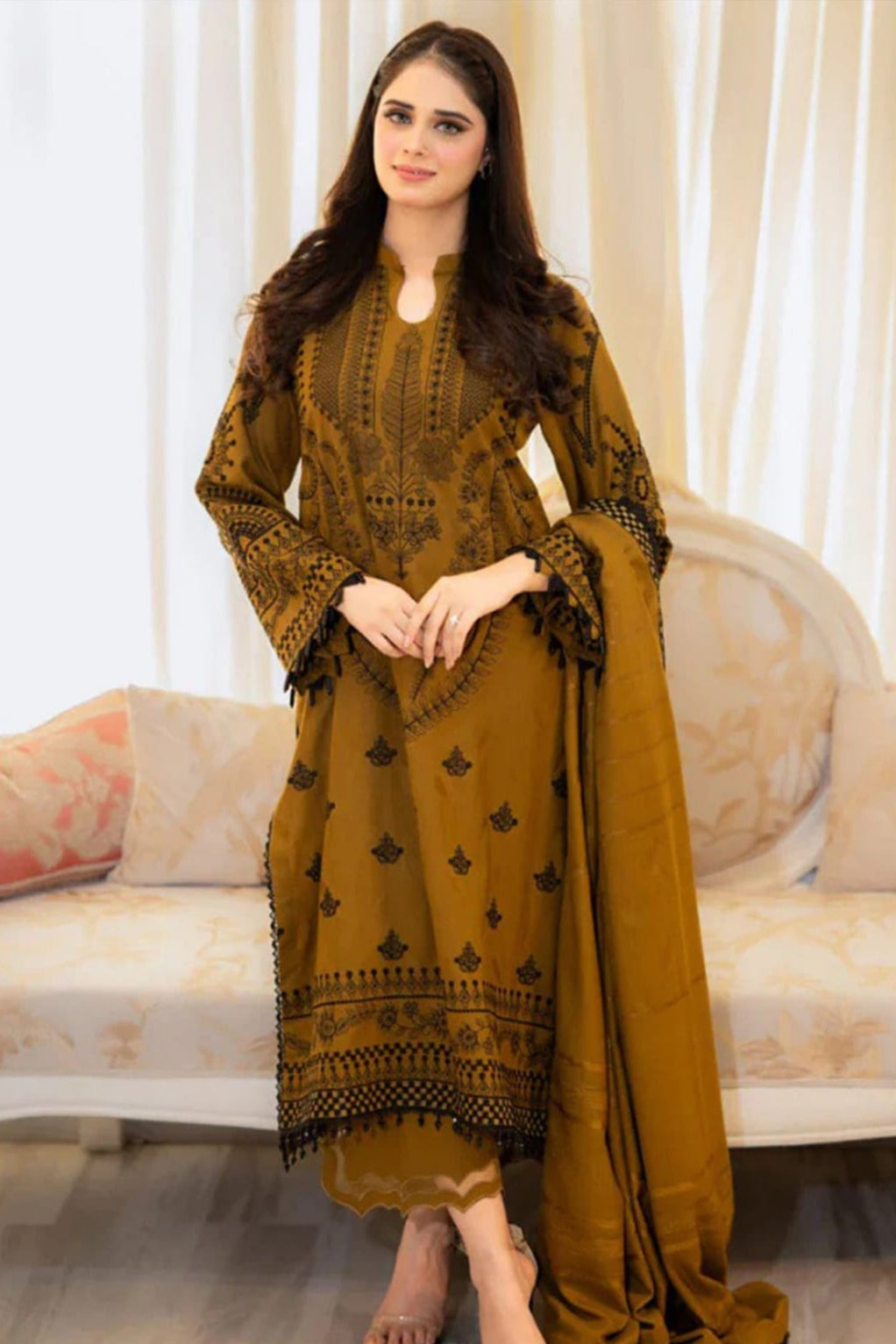 DFW-999 Nakoosh Heavy Embroidery 3PC Dhanak Suit