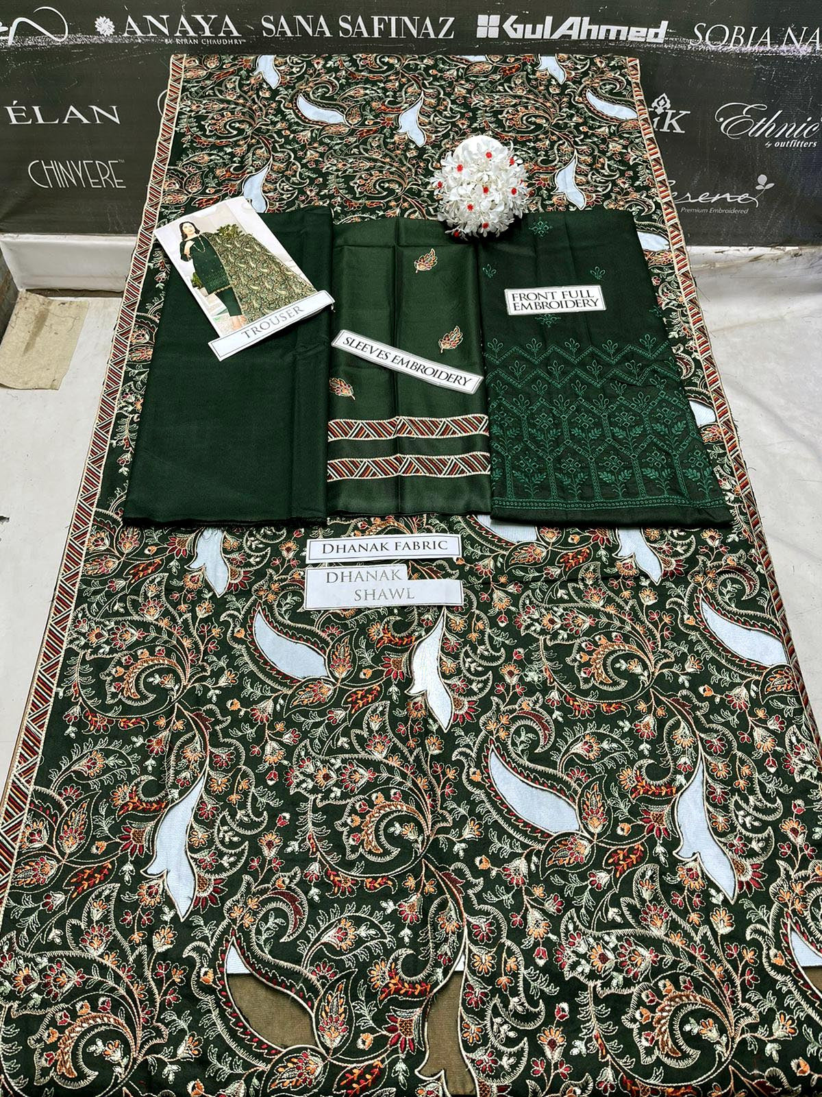 DFW-1015 Bareeze Heavy Embroidery 3PC Dhanak Suit