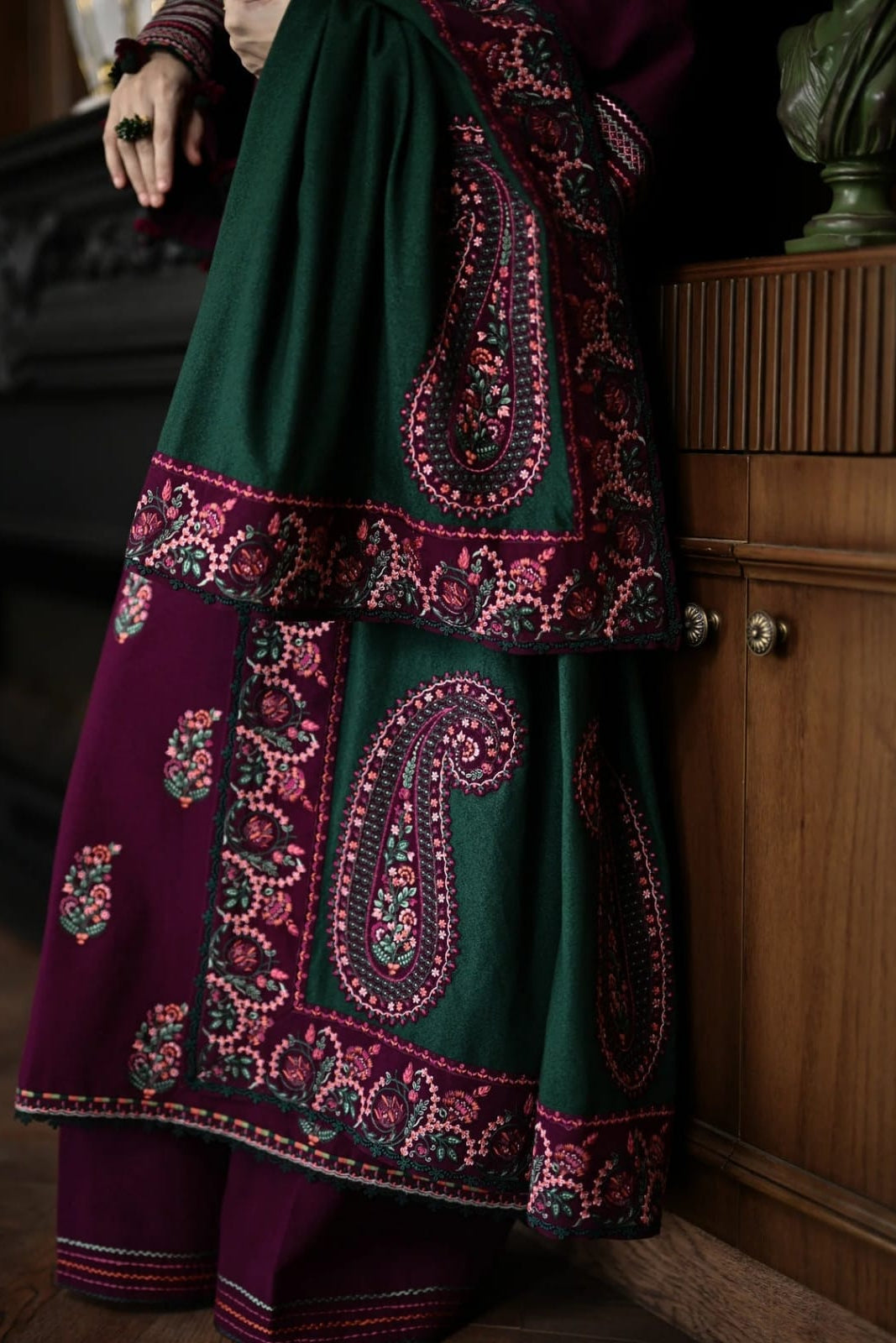 DFW-1233 Batik Embroidery 3PC Dhanak Suit