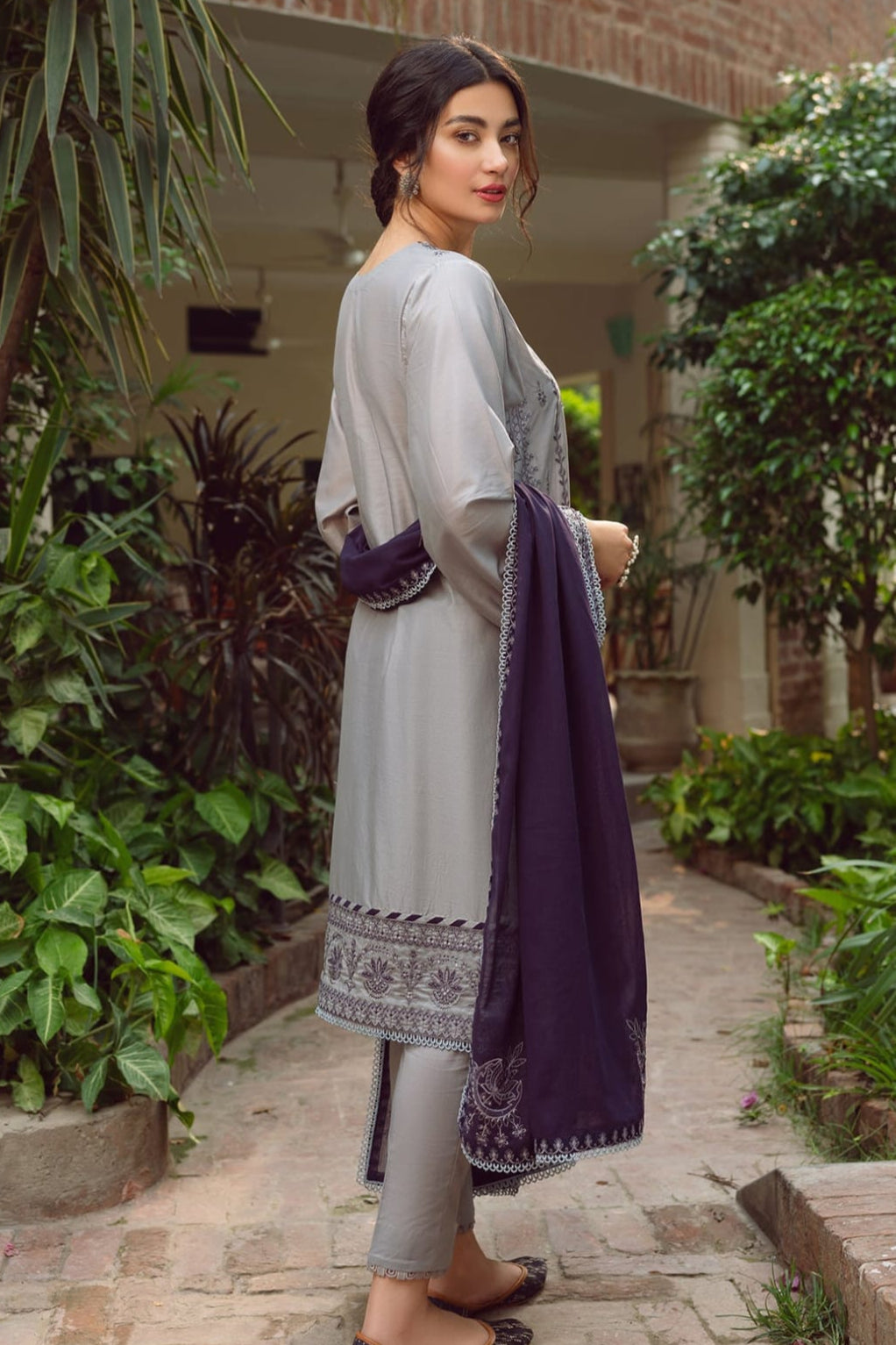 DFW-1061 Jazmin Embroidery 3PC Dhanak Suit