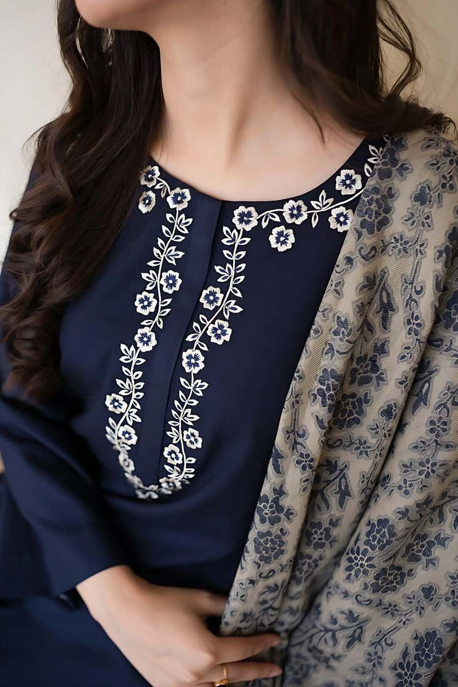 DFW-628 A Sling Heavy Embroidery 3Pc Lawn Suit