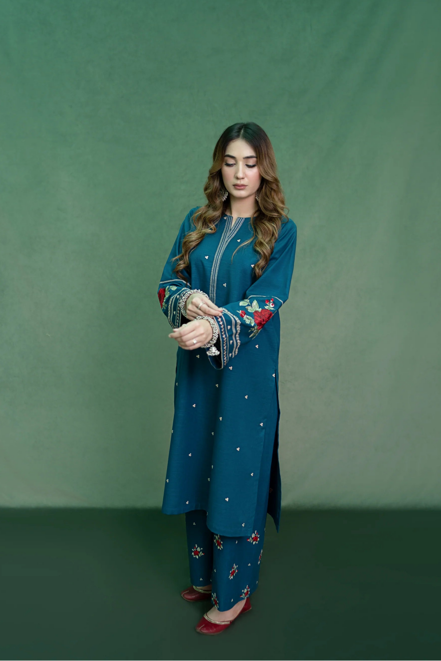 DFW-880 Beechtree Heavy Embroidery 3PC Linen Suit