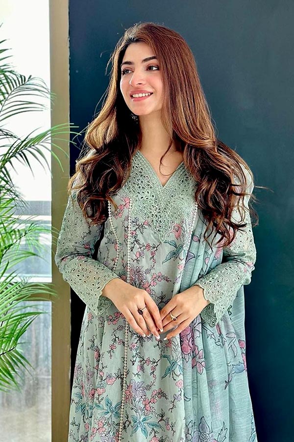 DFYW-888 Iznik Aplic Work Heavy Embroidery 3PC Lawn Suit