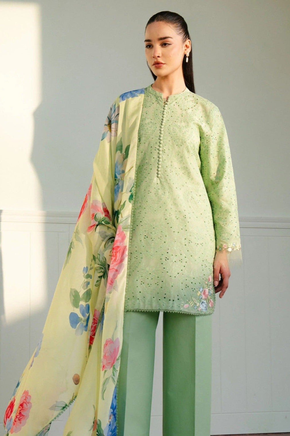 DFW-692 Zara Shah Jahan Heavy Embroidery 3Pc Lawn Suit